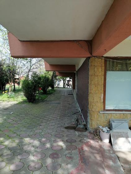Casă individuală cu 12 camere cu Teren 1000 Mp în Central