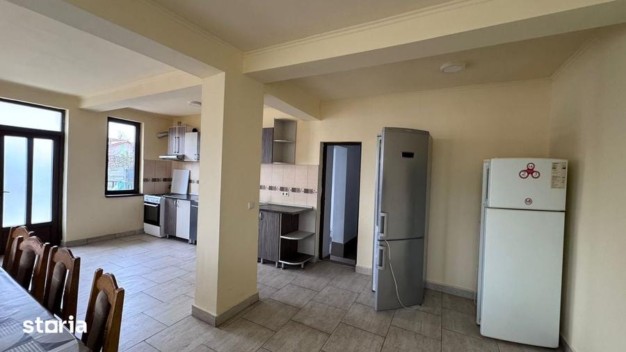 Casă cu 5 camere cu Teren 450 Mp în Central