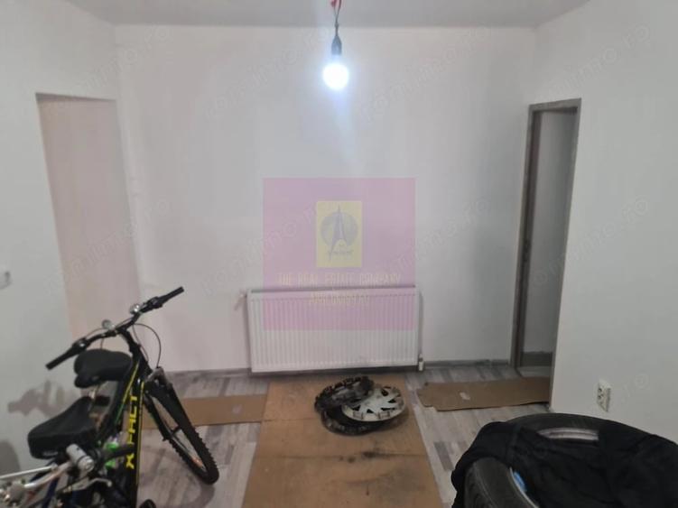 Casă cu 2 camere cu Teren 4 Mp în Azuga