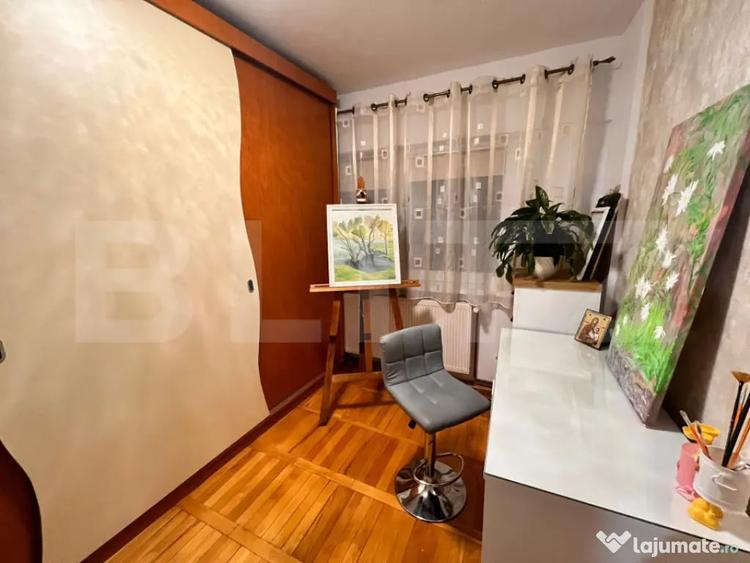 Apartament cu 4 camere decomandat în Central