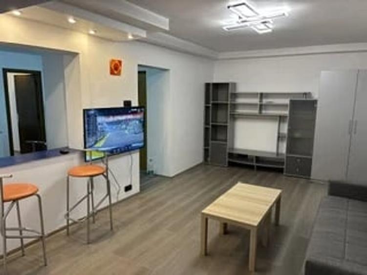 Apartament cu 3 camere semidecomandat în Ștefan cel Mare