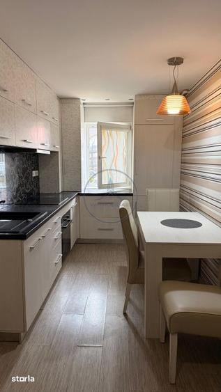 Apartament cu 3 camere decomandat în Ștefan cel Mare