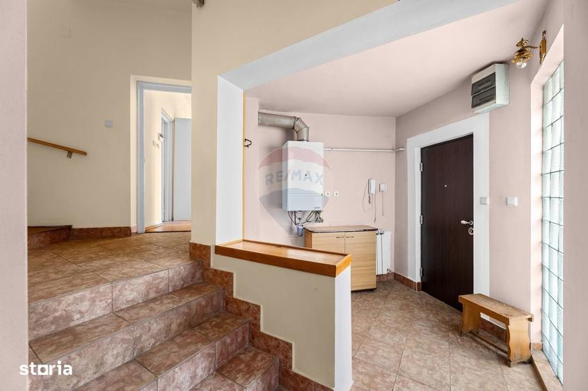 Casă cu 3 camere cu Teren 320 Mp în Central