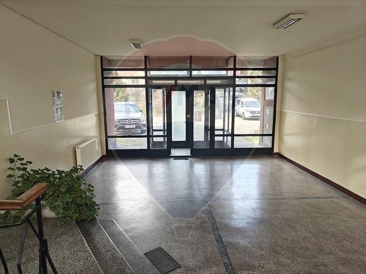 Birou, de 154 mp, în Iris