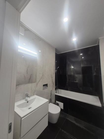 Apartament cu 3 camere semidecomandat, mobilat în Pipera