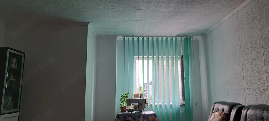 Apartament cu 3 camere decomandat în 1 Mai