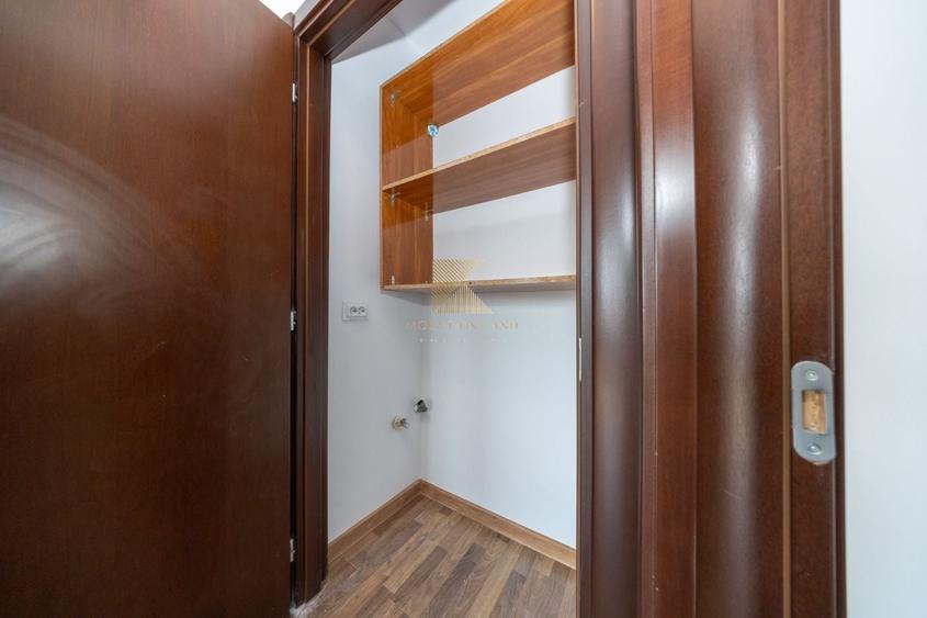 Apartament cu 3 camere semidecomandat în Gării