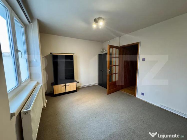 Apartament cu 3 camere decomandat în Semicentral