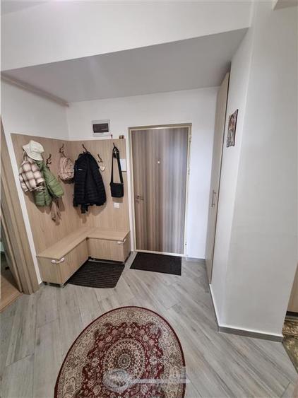 Apartament cu 3 camere decomandat, mobilat în Cug