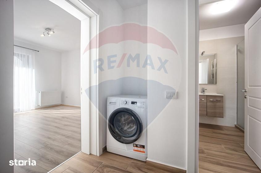 Apartament cu 3 camere decomandat în Cristian