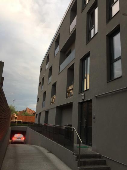 Garsonieră decomandată în Central