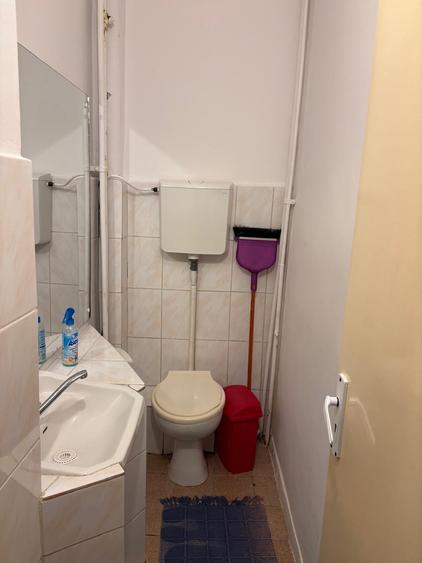 Apartament cu 3 camere decomandat în Cornișa