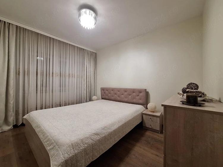Apartament cu 4 camere decomandat în Lipovei