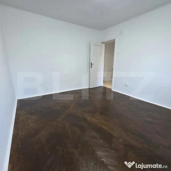 Apartament cu 3 camere semidecomandat în Central