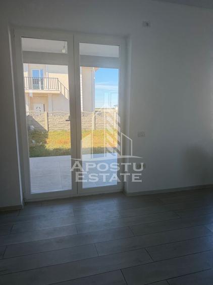 Duplex cu 4 camere cu Canalizare în Remetea Mare
