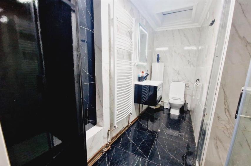 Casă cu 6 camere cu Teren 190 Mp în Ultracentral