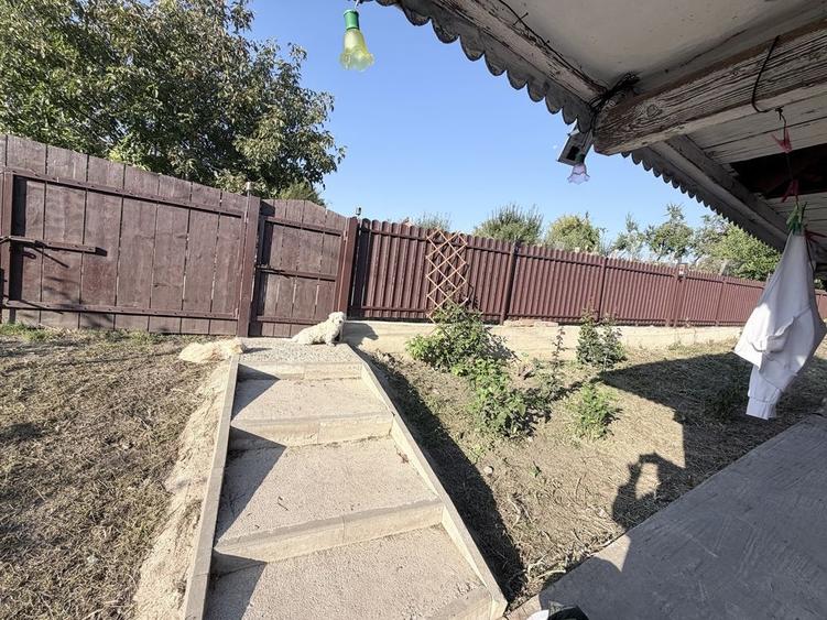 Casă cu 2 camere cu Canalizare în Strunga