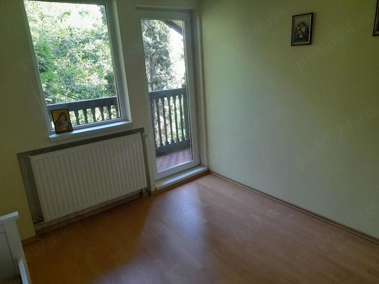 Casă cu 7 camere cu Teren 3000 Mp în Breaza de Sus