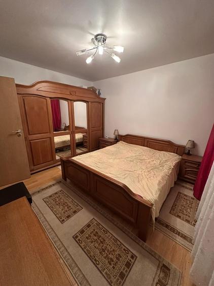 Apartament cu 4 camere decomandat în Titan