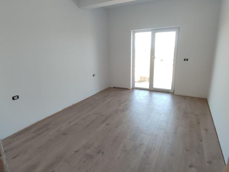 Duplex cu 4 camere cu Canalizare în Sânandrei