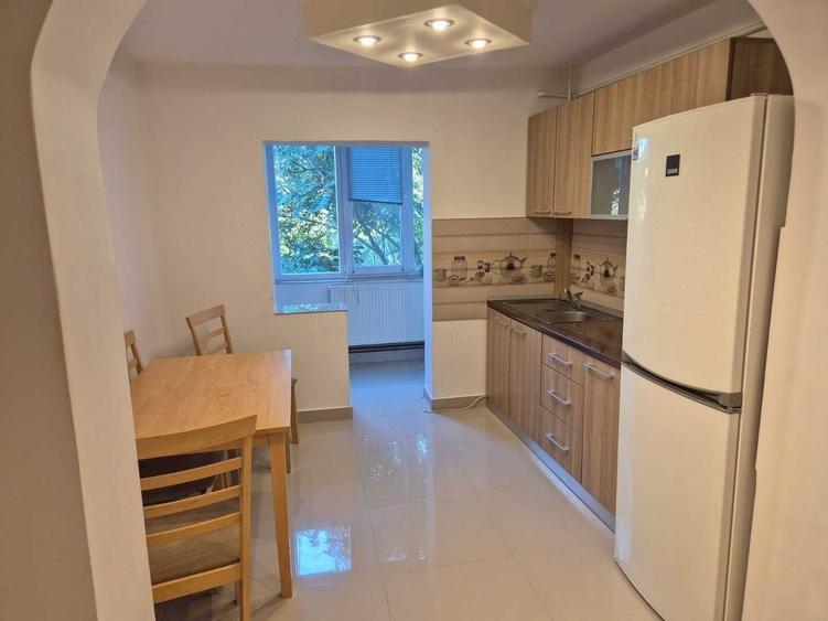 Apartament cu 2 camere decomandat, mobilat în Girocului