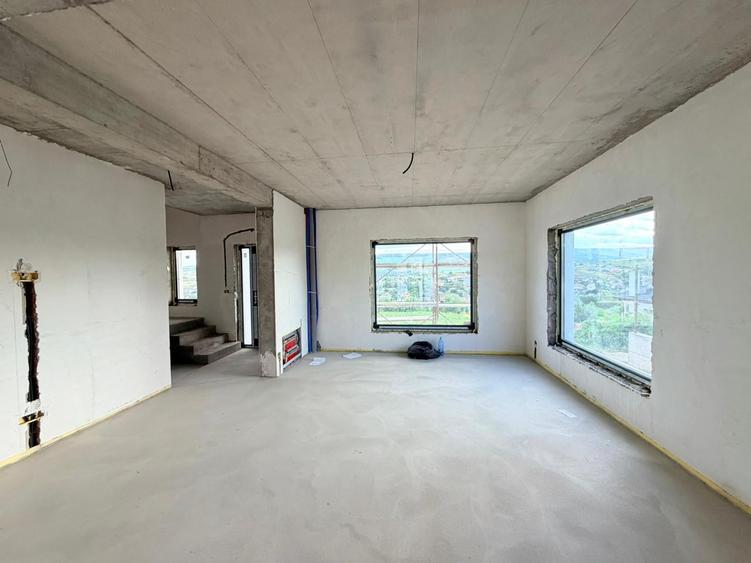 Casă individuală cu 4 camere cu Teren 400 Mp în Tomești