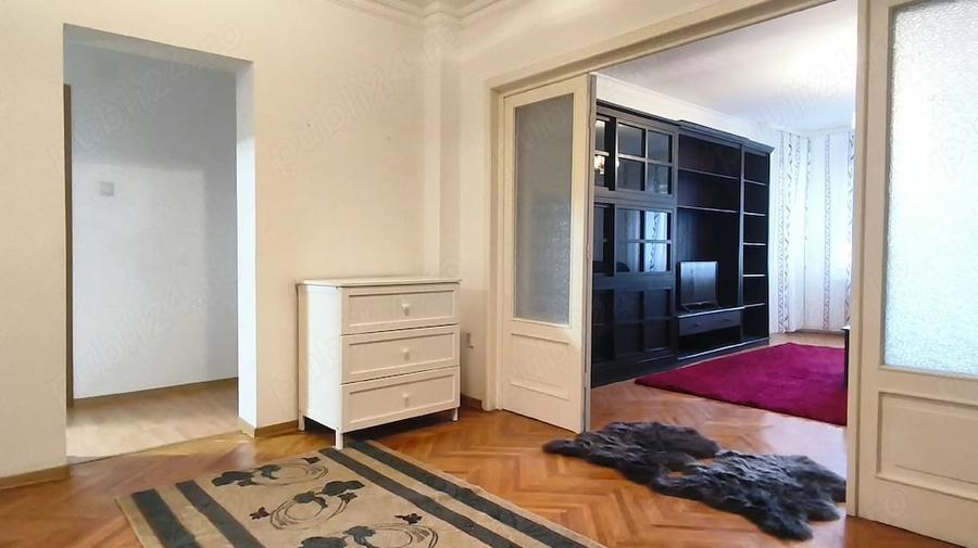 Apartament cu 4 camere decomandat în Central