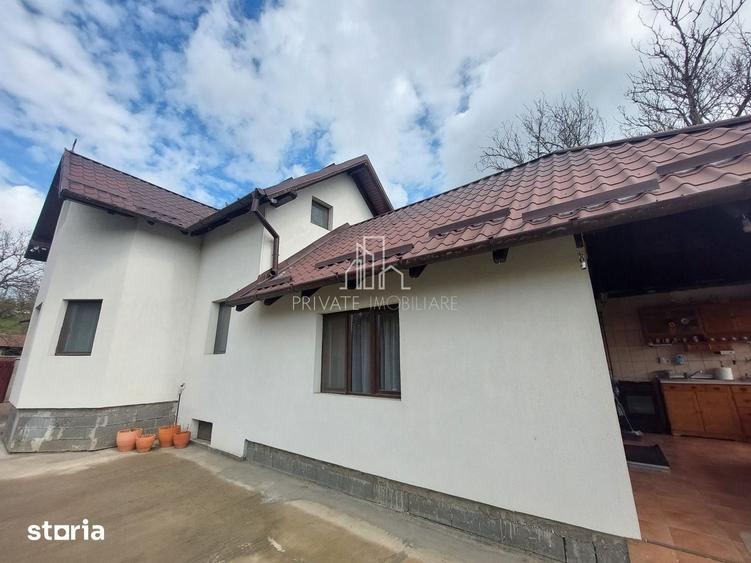 Casă cu 4 camere cu Teren 1000 Mp în Central