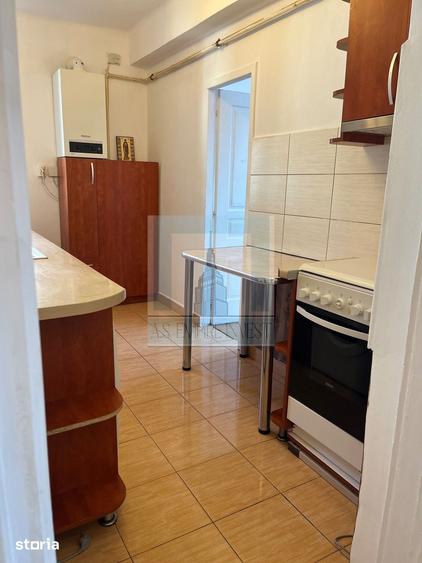 Apartament cu 2 camere decomandat în Triaj