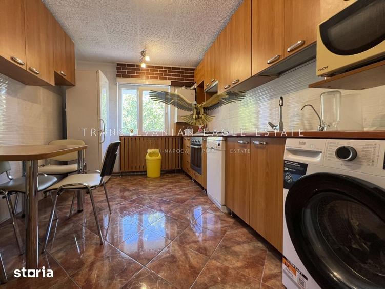 Apartament cu 4 camere semidecomandat în Central