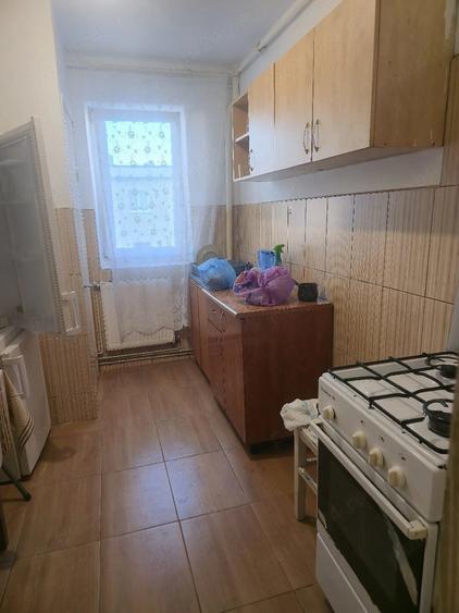 Apartament cu 2 camere semidecomandat în Gemenii