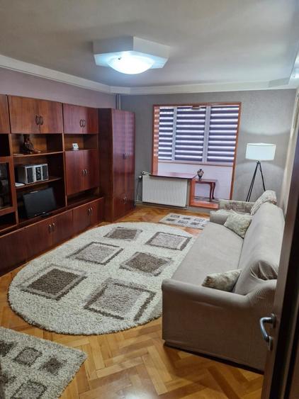 Unirii - Inchiriere apartament 2 camere - etaj I - bloc izolat - 2