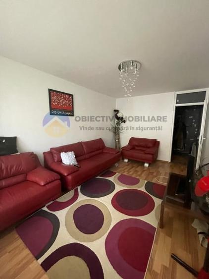 Apartament cu 4 camere decomandat în Central
