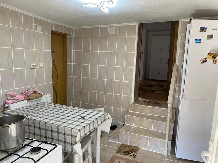 Casă cu 3 camere cu Teren 1008 Mp în Coșești