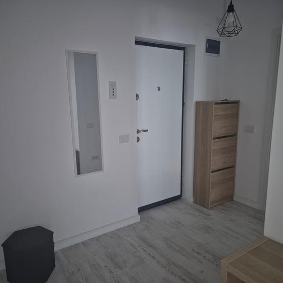 Apartament cu 2 camere semidecomandat în Apărătorii Patriei