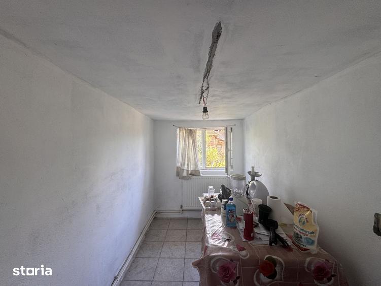 Casă cu 3 camere cu Teren 2000 Mp în Stâlpeni
