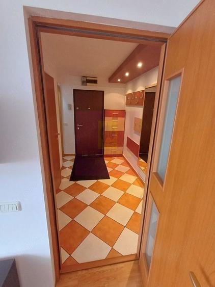 Apartament cu 3 camere decomandat, mobilat în Berceni