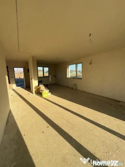 Casă cu 4 camere cu Teren 400 Mp în Săsar