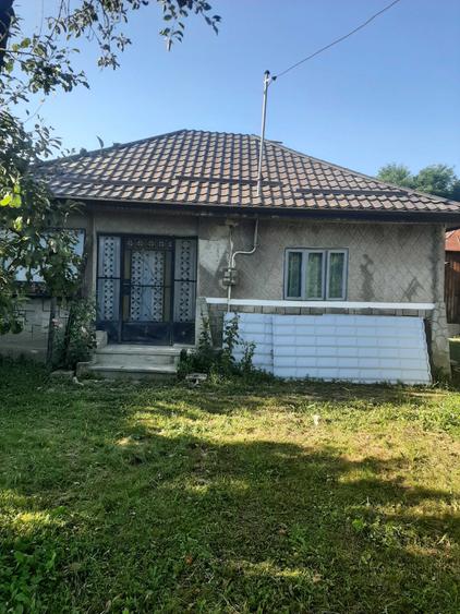 Casă cu 3 camere în Vărbila