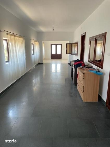 Casă cu 3 camere cu Teren 2263 Mp în Central
