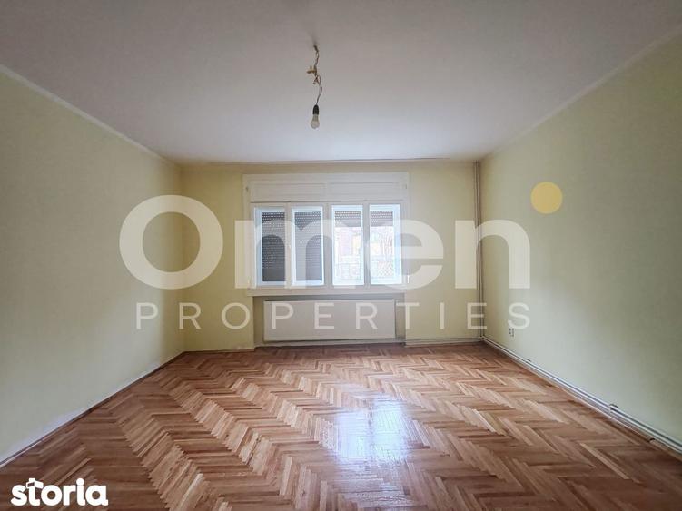Casă cu 5 camere cu Canalizare în Central