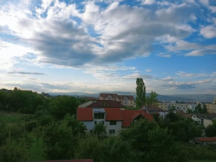 Apartament cu 3 camere semidecomandat în Dosu Bricii