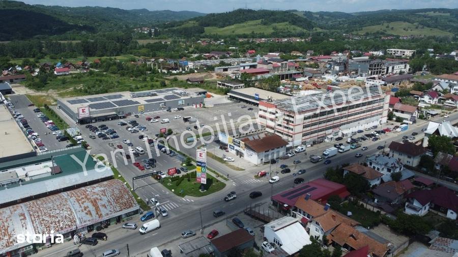 Spațiu comercial, de 9,500 mp, în Curtea de Argeș
