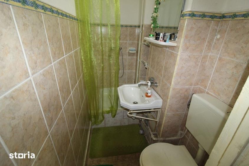 Vand apartament 4 camere in Hunedoara, zona OM-Str.Ma?i?orului, et. 2 - 2