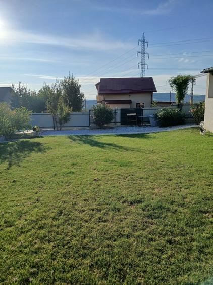 Casă cu 4 camere decomandat în Exterior Vest