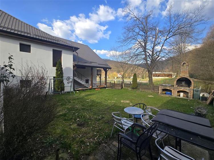 Casă cu 5 camere cu Piscina în Lendt