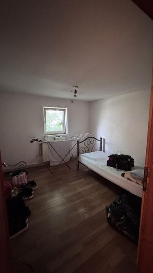 Casă cu 3 camere în Romanești