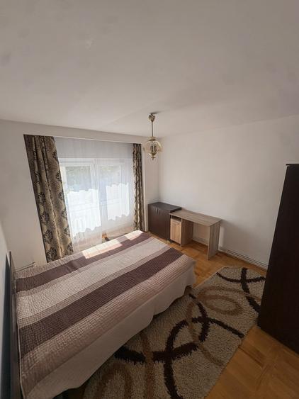 Apartament cu 2 camere decomandat în Petrești