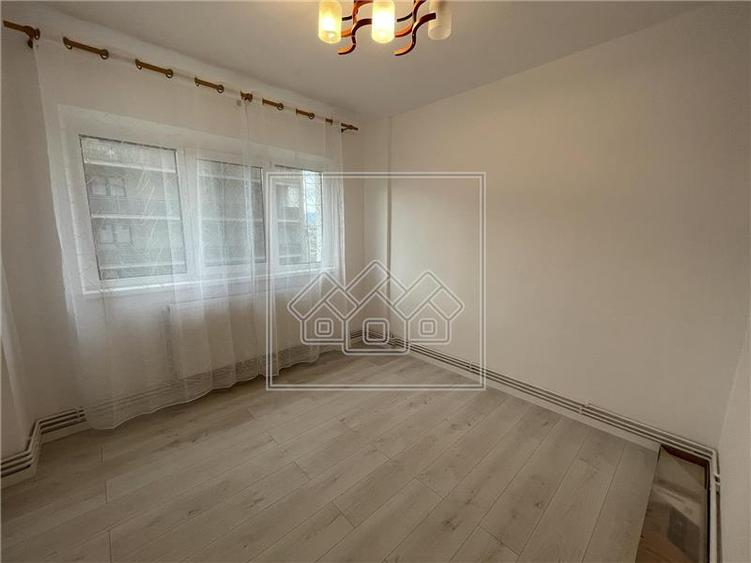 Apartament cu 2 camere decomandat în Hipodrom 1