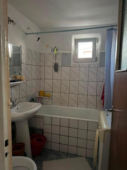 Apartament cu 3 camere decomandat în Tineretului
